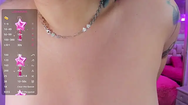 Snapshot of _laaura_ chatting on June 10, 1:01 pm laaura online show from June 10, 1:01 pm