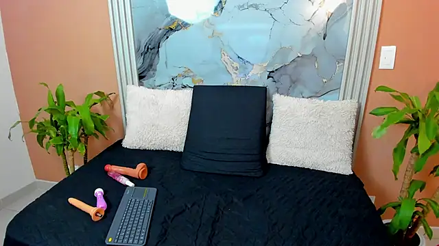 Snapshot of GalaX_x chatting on October 8, 1:18 am GalaX x online show from October 8, 1:18 am