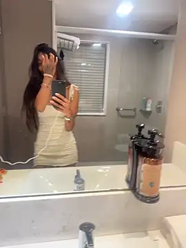Snapshot of Sarajames chatting on October 6, 11:49 pm Sarajames online show from October 6, 11:49 pm