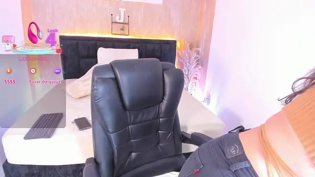 Snapshot of jessica_hotxxx chatting on December 3, 3:22 pm jessica hotxxx online show from December 3, 3:22 pm