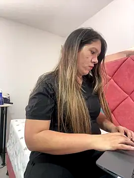 emma hot2006 online show from November 7, 6:34 pm