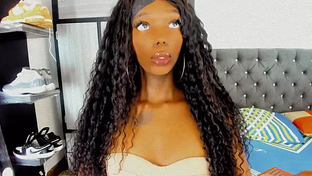 Snapshot of Sara_hot12112 chatting on November 14, 8:18 am Sara hot12112 online show from November 14, 8:18 am