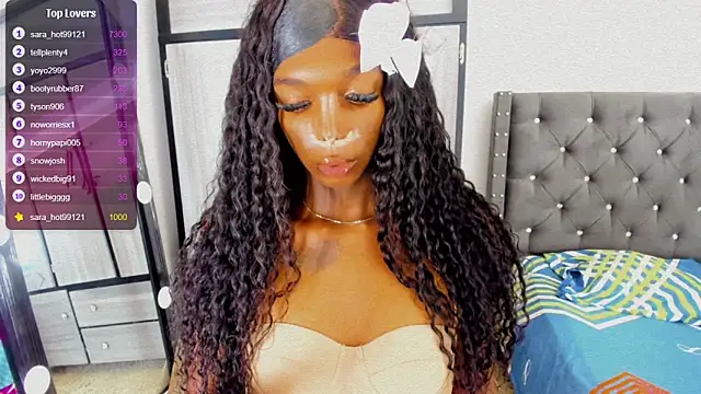 Snapshot of Sara_hot12112 chatting on October 26, 7:53 am Sara hot12112 online show from October 26, 7:53 am