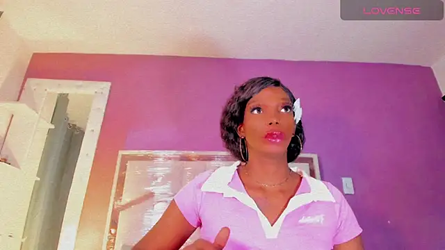 Snapshot of Sara_hot12112 chatting on June 20, 4:39 am Sara hot12112 online show from June 20, 4:39 am