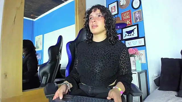 Snapshot of Kyes_Dreams3 chatting on October 28, 4:02 am Kyes Dreams3 online show from October 28, 4:02 am