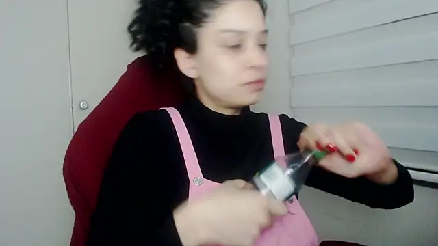 Snapshot of miss_carmila1 chatting on October 31, 12:18 am miss carmila1 online show from October 31, 12:18 am