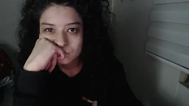 Snapshot of miss_carmila1 chatting on November 5, 1:31 am miss carmila1 online show from November 5, 1:31 am