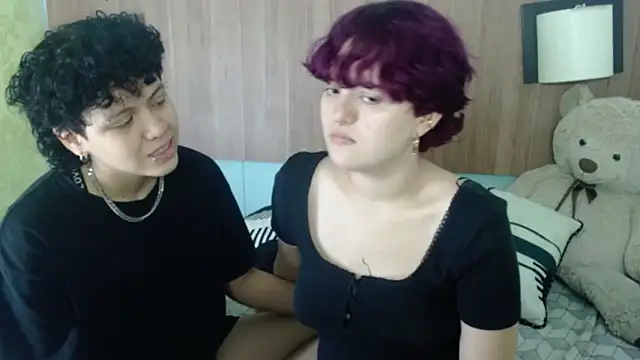 Snapshot of JadeAndJess_ chatting on September 23, 1:40 pm JadeAndJess online show from September 23, 1:40 pm