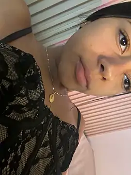 LilybethGray online show from April 17, 12:13 am