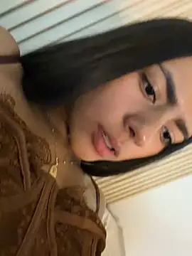 Snapshot of LilybethGray chatting on June 10, 11:06 pm LilybethGray online show from June 10, 11:06 pm