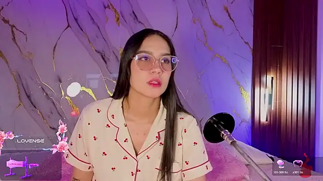 Emmiicute online show from February 16, 8:29 pm