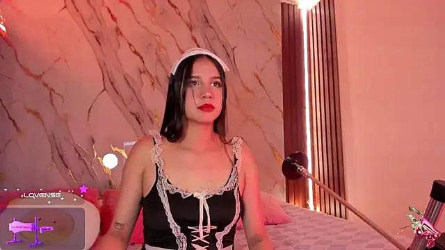 Emmiicute online show from October 5, 8:43 pm