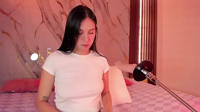 Emmiicute online show from October 9, 8:31 pm