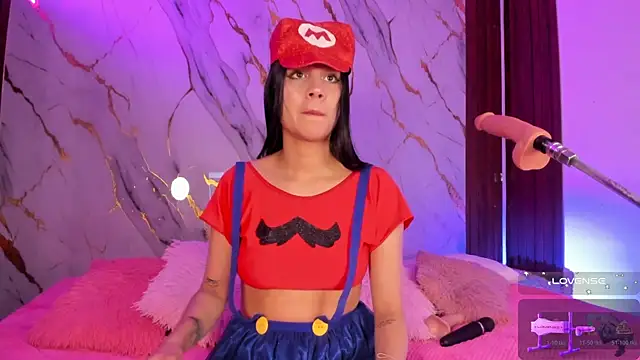 Emmiicute online show from December 17, 8:25 pm