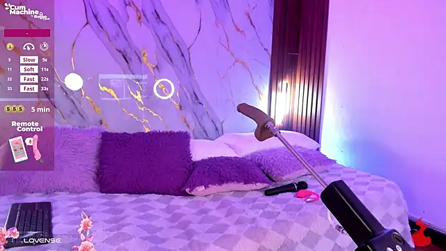 Emmiicute online show from April 13, 8:35 pm