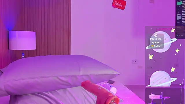 eimy jones  online show from April 15, 3:01 am