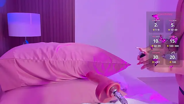 eimy jones  online show from April 5, 1:12 am