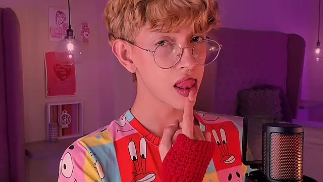 Snapshot of imDamiano chatting on October 19, 9:17 pm imDamiano online show from October 19, 9:17 pm