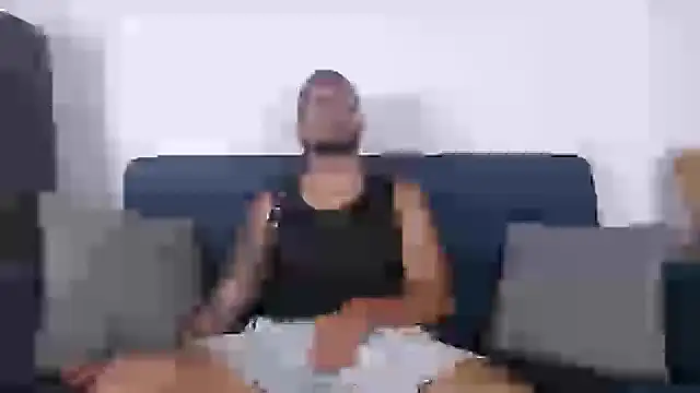 Snapshot of Eric_Evans1 chatting on October 16, 3:59 am Eric Evans1 online show from October 16, 3:59 am