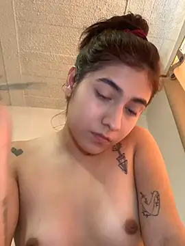 miaftmax online show from October 24, 7:35 pm