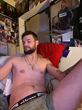 Snapshot of Mexxwell69 chatting on November 10, 11:10 pm Mexxwell69 online show from November 10, 11:10 pm