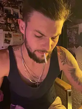 Snapshot of Mexxwell69 chatting on October 27, 11:16 pm Mexxwell69 online show from October 27, 11:16 pm