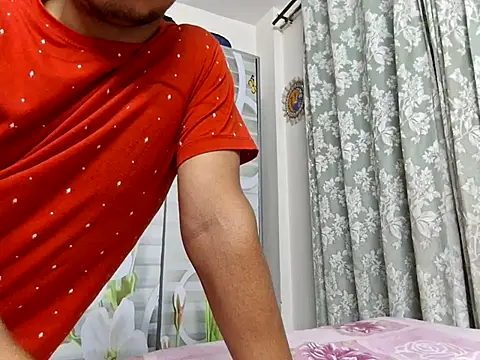 COme8989 online show from April 19, 2:40 pm