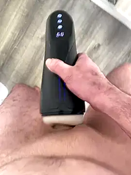 Snapshot of gman1922 chatting on November 28, 1:33 pm gman1922 online show from November 28, 1:33 pm