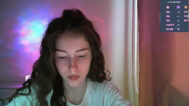 Snapshot of eskatmi chatting on April 26, 2:31 am eskatmi online show from April 26, 2:31 am