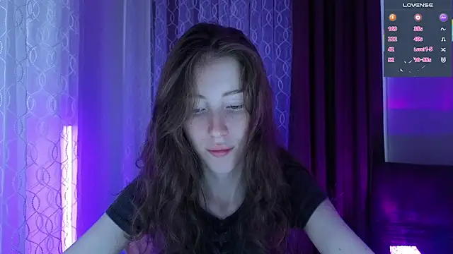 Snapshot of eskatmi chatting on July 19, 2:42 am eskatmi online show from July 19, 2:42 am