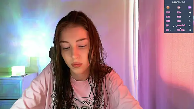 Snapshot of eskatmi chatting on May 5, 2:58 am eskatmi online show from May 5, 2:58 am