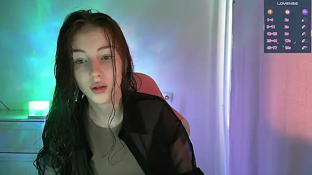Snapshot of eskatmi chatting on May 9, 2:59 am eskatmi online show from May 9, 2:59 am