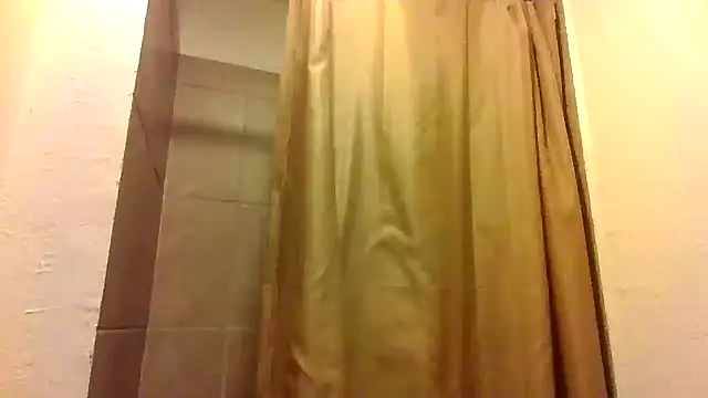 Snapshot of OnlyOneMeeks chatting on February 17, 11:24 pm OnlyOneMeeks online show from February 17, 11:24 pm