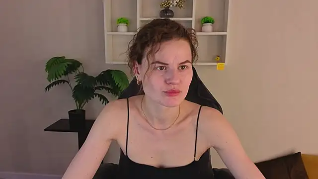 Wanda Gomez online show from April 15, 1:37 pm