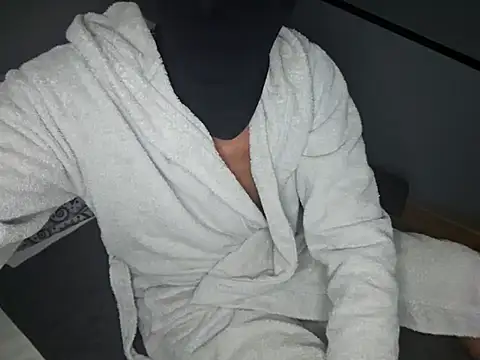 Snapshot of slavic_boy_39 chatting on September 23, 10:17 pm slavic boy 39 online show from September 23, 10:17 pm