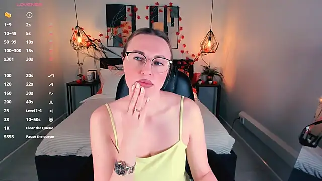 Lexi terele online show from October 30, 6:44 am