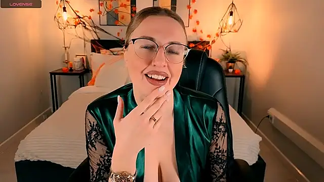 Lexi terele online show from November 1, 6:51 am