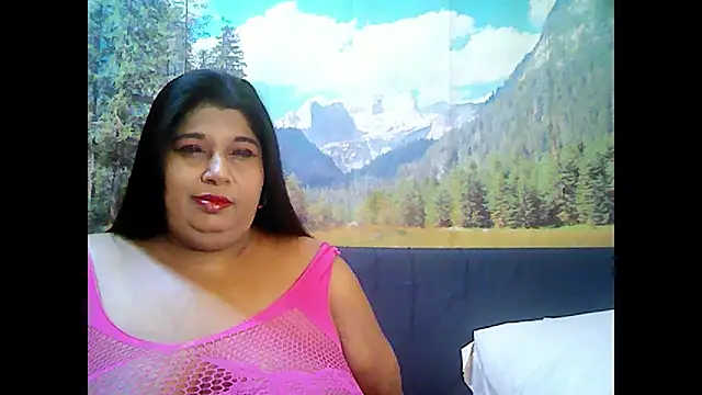 Snapshot of indianhoney694u chatting on September 23, 5:03 am indianhoney694u online show from September 23, 5:03 am