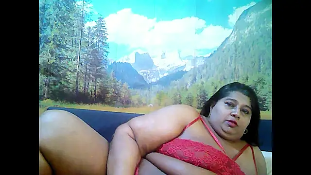 Snapshot of indianhoney694u chatting on October 9, 6:30 pm indianhoney694u online show from October 9, 6:30 pm