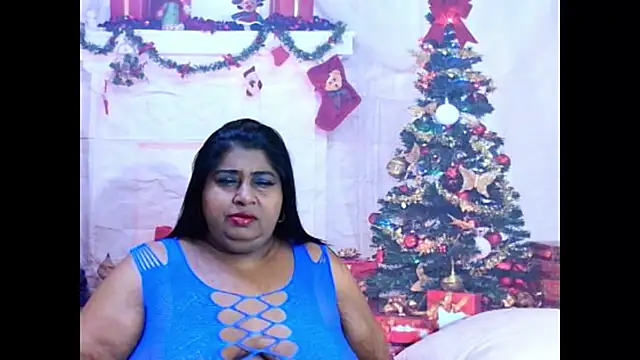 Snapshot of indianhoney694u chatting on December 4, 5:12 pm indianhoney694u online show from December 4, 5:12 pm