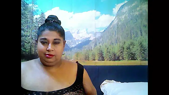 Snapshot of indianhoney694u chatting on September 27, 5:13 am indianhoney694u online show from September 27, 5:13 am