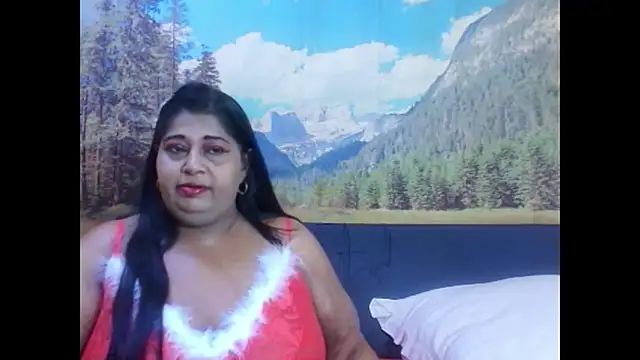 indianhoney694u online show from February 14, 5:07 am