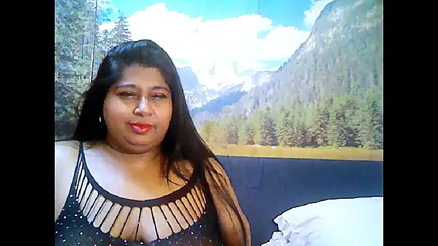 Snapshot of indianhoney694u chatting on October 7, 6:03 am indianhoney694u online show from October 7, 6:03 am