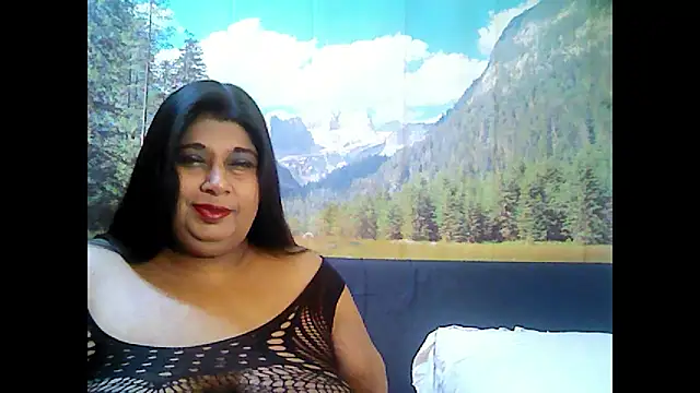 Snapshot of indianhoney694u chatting on October 21, 5:07 am indianhoney694u online show from October 21, 5:07 am