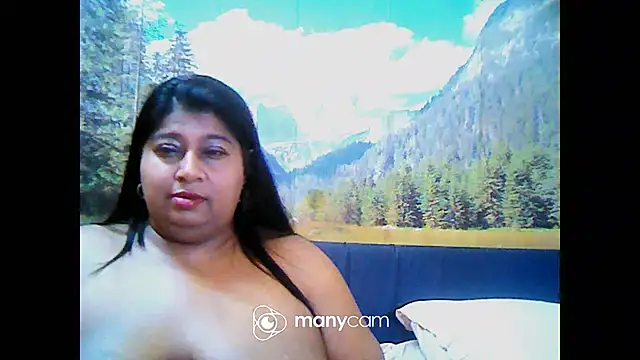 Snapshot of indianhoney694u chatting on March 21, 12:28 pm indianhoney694u online show from March 21, 12:28 pm