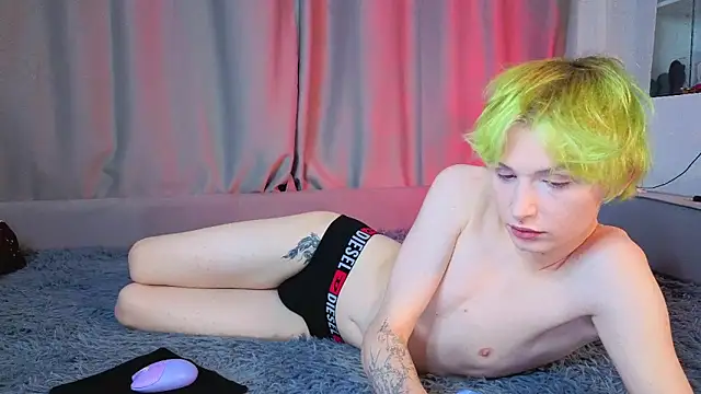 Your avatar online show from December 2, 10:22 pm