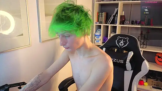 Your avatar online show from November 20, 1:28 am