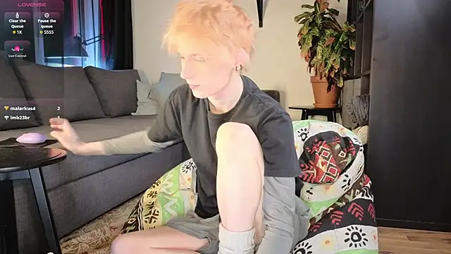 Your avatar online show from February 22, 10:11 pm