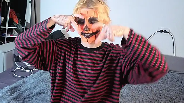 Your avatar online show from October 30, 9:55 pm