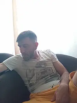 Snapshot of Alexdaniel89 chatting on May 12, 11:27 am Alexdaniel89 online show from May 12, 11:27 am
